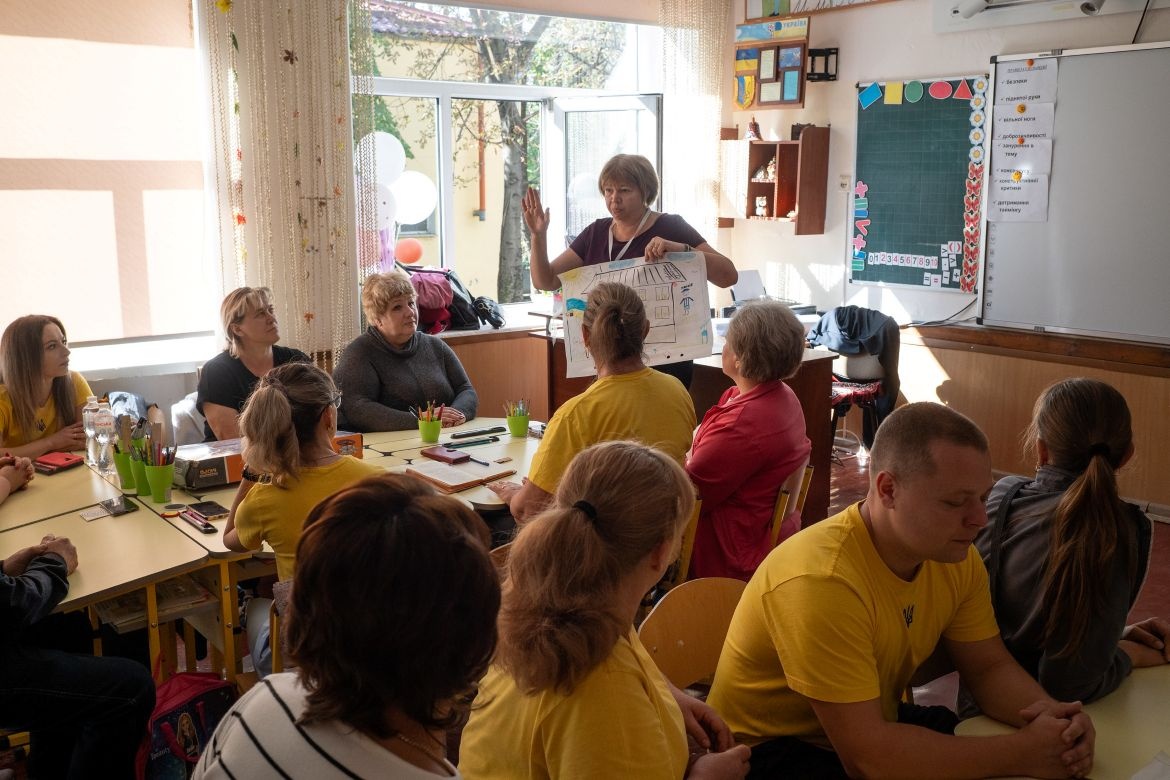 Boldyreva Hanna Volodymyrivna, methodologist of the Scientific-Methodological Laboratory of Management Activities, gives a lesson to teachers during training on school safety and psychosocial support for students in Balta, Odesa Region, Ukraine. Credit: Oleksandr Techynskyi/AP Images for GPE